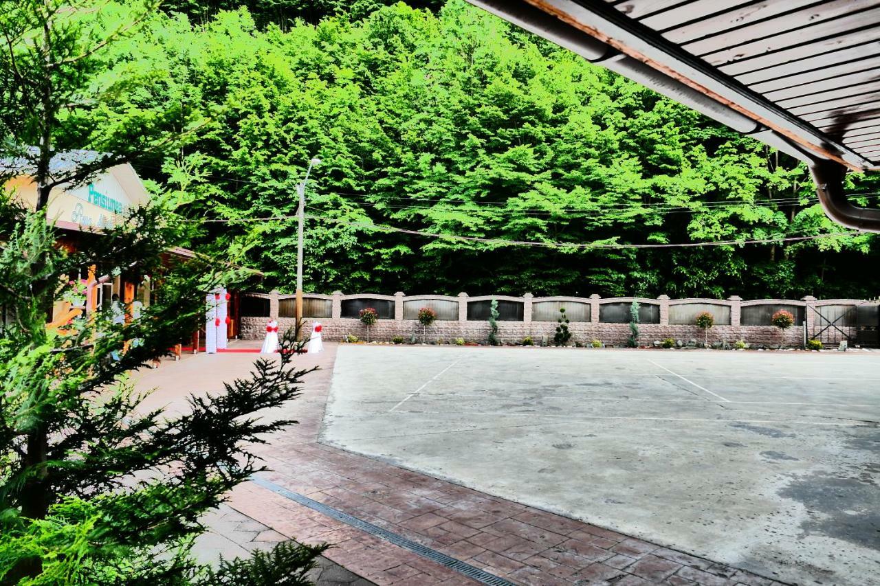 Pensiunea Roua Florilor Hotel อานีนา ภายนอก รูปภาพ