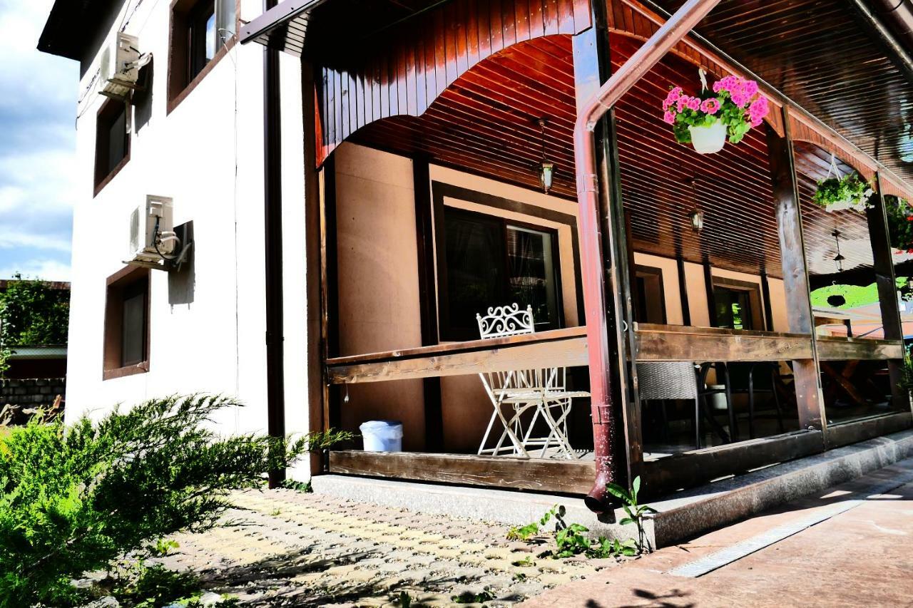 Pensiunea Roua Florilor Hotel อานีนา ภายนอก รูปภาพ